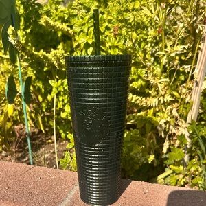 Starbucks Winter 2021 Emerald Green Grid 24 oz tumbler cold cup